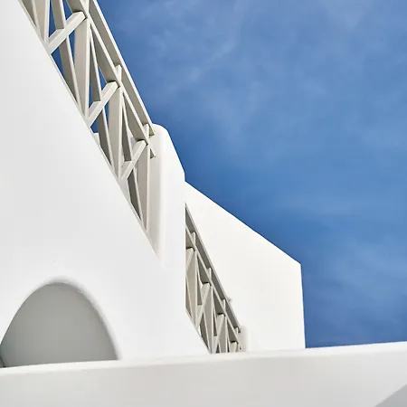 La Bellezza Eco Boutique Kamari (Santorini)